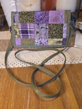 Donna Sharp Quilted Crossbody Bag in Purple and Olive Floral Pattern